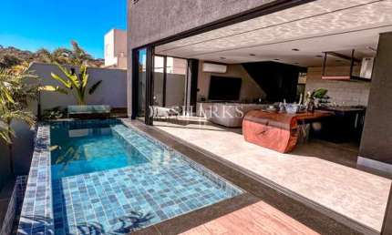 Jardins Barcelona  Casa em Condomínio com 4 Quarto(s) e 5 banheiro(s) à Venda, 248 por R$ 2.980.000 no setor Jardins Barcelona AX21178