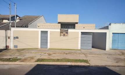 Casa de Residencial Casa de Rua com 3 Quarto(s) e 2 banheiro(s) à Venda, 193 por R$ 690.000 no setor Residencial Belo Horizonte AD21227