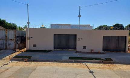 CASA 2 QTS, 1 SUITE, COM VARANDA GOURMET/CHURRASCO, SETOR INDEPENDÊNCIA, APRARECIDA DE GOIÂNIA Casa de Rua com 2 Quarto(s) e 2 banheiro(s) à Venda, 104.92 por R$ 319.900 no setor Independência - 3º Co