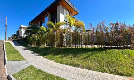 Condomínio do Lago  Casa em Condomínio com 5 Quarto(s) e 5 banheiro(s) à Venda, 375 por R$ 3.600.000 no setor Condomínio do Lago AD21329