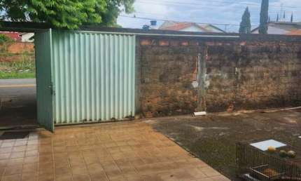 Casa Residencial Casa de Rua com 3 Quarto(s) e 1 banheiro(s) à Venda, 527 por R$ 420.000 no setor Setor Garavelo AD22119