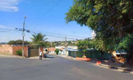 Casa de 2 quartos, no Novo Mundo com LT. grande, OPORTUNIDADE Casa de Rua com 2 Quarto(s) e 1 banheiro(s) à Venda, 120 por R$ 250.000 no setor Jardim Novo Mundo AD22252