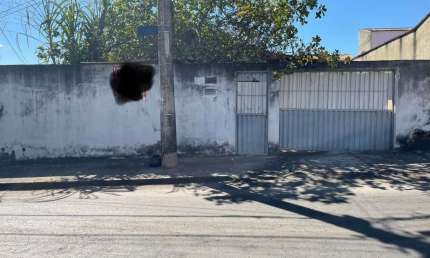 CASA DE RUA Casa de Rua com 4 Quarto(s) e 3 banheiro(s) à Venda, 300 por R$ 280.000 no setor Jardim das Aroeiras AD22312