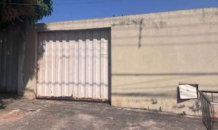 Casa Residencial Casa de Rua com 3 Quarto(s) e 3 banheiro(s) à Venda, 180 por R$ 450.000 no setor Jardim Diamantina AD22741