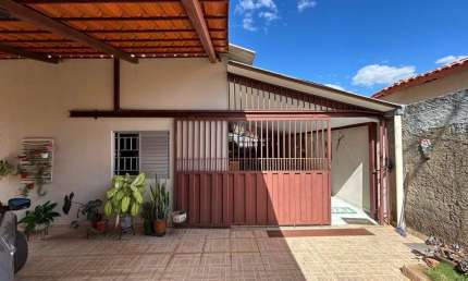 CASA VILA MARIA LUIZ Casa de Rua com 3 Quarto(s) e 3 banheiro(s) à Venda, 234.03 por R$ 480.000 no setor Vila Maria Luiza AD22878