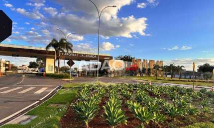Vendo casa térrea de alto padrão no Parqville Jacarandá Casa em Condomínio com 3 Quarto(s) e 4 banheiro(s) à Venda, 257 por R$ 1.250.000 no setor Jardim Cristal AD22942