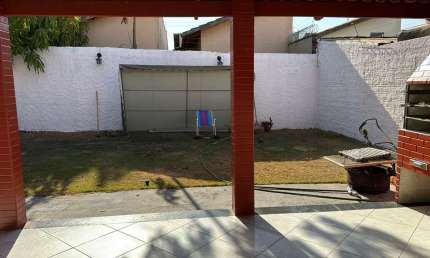 Casa Residencial Santa Fé | 3 quartos  Casa de Rua com 3 Quarto(s) e 2 banheiro(s) à Venda, 260 por R$ 430.000 no setor Residencial Santa Fé I TA23233