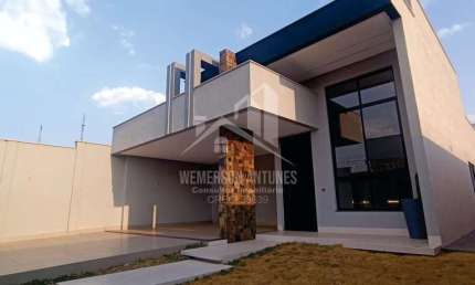 Vendo Casa de 3 Quartos Sozinha no Lote no Jardim Petrópolis Casa de Rua com 3 Quarto(s) e 2 banheiro(s) à Venda, 173.21 por R$ 1.030.000 no setor Jardim Petropolis VN23828