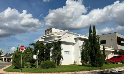 Jardins Madri com 5 suítes  Casa em Condomínio com 5 Quarto(s) e 7 banheiro(s) à Venda, 341.58 por R$ 2.390.000 no setor Jardins Madri AD23902