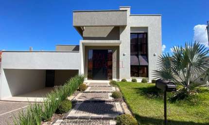 Sobrado com 4 quartos em condomínio fechado Casa em Condomínio com 4 Quarto(s) e 4 banheiro(s) à Venda, 233.81 por R$ 1.530.000 no setor Jardins Bolonha FL23916