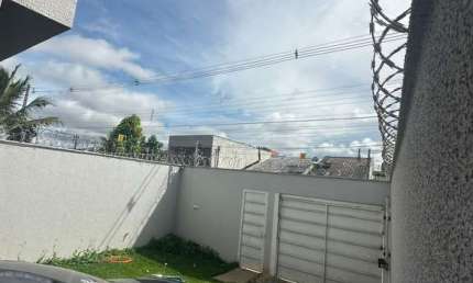 CASA DE RUA  Casa de Rua com 3 Quarto(s) e 2 banheiro(s) à Venda, 102 por R$ 450.000 no setor Cardoso AD23995