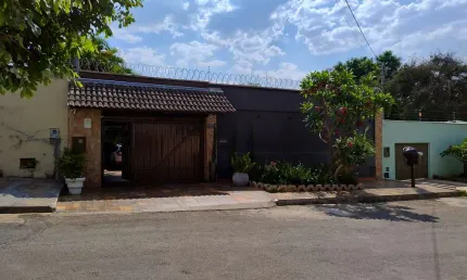 Residência Jardim Atlântico Casa de Rua com 6 Quarto(s) e 4 banheiro(s) à Venda, 332.52 por R$ 1.450.000 no setor Jardim Atlântico AD23998