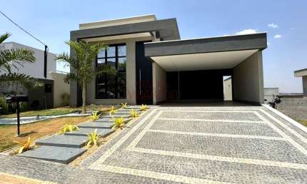 Casa com 3 suítes em condomínio fechado Casa em Condomínio com 3 Quarto(s) e 5 banheiro(s) à Venda, 360 por R$ 1.590.000 no setor Jardins Nápoles FL24019