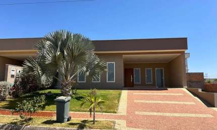 CONDOMINIO FECHADO - VENEZA Casa em Condomínio com 3 Quarto(s) e 3 banheiro(s) à Venda, 360 por R$ 950.000 no setor Residencial Condomínio Jardim Veneza AD24028