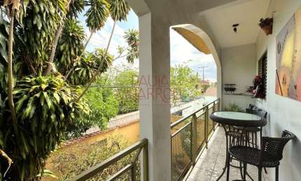 Sobrado com duas casas à venda no Bairro Santa Genoveva – Goiânia Casa de Rua com 6 Quarto(s) e 6 banheiro(s) à Venda, 310.58 por R$ 980.000 no setor Santa Genoveva FL24314
