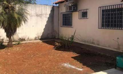 Casa residencial bairro Hilda Casa de Rua com 3 Quarto(s) e 2 banheiro(s) à Venda, 140 por R$ 372.000 no setor Ilda AD24369