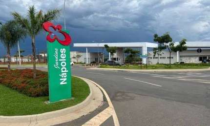 Casa térra no Jardins Nápoles Casa em Condomínio com 4 Quarto(s) e 4 banheiro(s) à Venda, 360 por R$ 1.900.000 no setor Residencial Marília FL24436