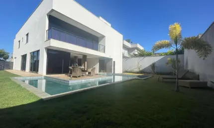 Sobrado Jardins Milão Casa em Condomínio com 4 Quarto(s) e 6 banheiro(s) à Venda, 684 por R$ 5.000.000 no setor Jardins Milão ST24494