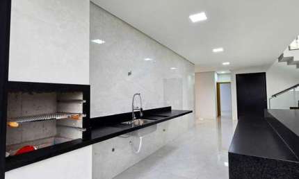 SOBRADO NO JARDINS PARMA - 3 SUÍTES - PISCINA Casa em Condomínio com 3 Quarto(s) e 4 banheiro(s) à Venda, 205 por R$ 1.450.000 no setor Jardins Parma AD24753