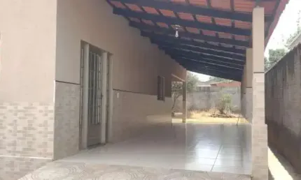 Rua 94 Casa de Rua com 2 Quarto(s) e 2 banheiro(s) à Venda, 93.21 por R$ 300.000 no setor Residencial Andrade Reis VN24780