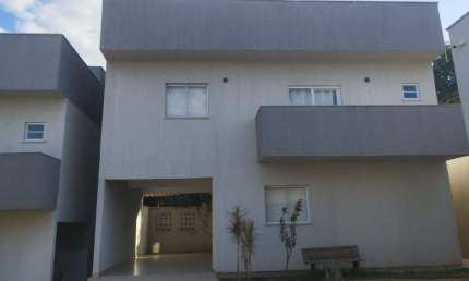 Sobrado de Goiânira Casa em Condomínio com 3 Quarto(s) e 2 banheiro(s) à Venda, 111.17 por R$ 330.000 no setor Parque das Camélias AD24864