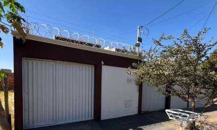 Casa de 2 Quartos no Setor Buena Vista 3 Casa de Rua com 2 Quarto(s) e 2 banheiro(s) à Venda, 53.09 por R$ 250.000 no setor Residencial Buena Vista III FL24905