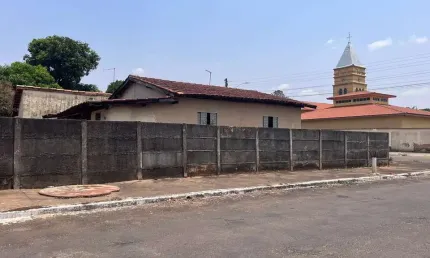 Casa residencial casa de rua com 2 quarto(s) e 1 banheiro(s) à venda, 74 por r$ 220.000 no setor setor santos dumont ad24941