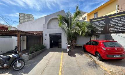 CASA COMERCIAL SETOR SUL Casa de Rua com 2 Quarto(s) e 3 banheiro(s) à Venda, 700 por R$ 1.200.000 no setor Setor Sul ST24984