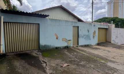 Casa no Setor Leste Universitario Casa de Rua com 7 Quarto(s) e 2 banheiro(s) à Venda, 150 por R$ 700.000 no setor Setor Leste Universitário AD25048
