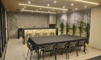 Linda Casa Alto Padrão no Setor Bueno  Casa de Rua com 5 Quarto(s) e 8 banheiro(s) à Venda, 320 por R$ 2.500.000 no setor Setor Bueno AD25134