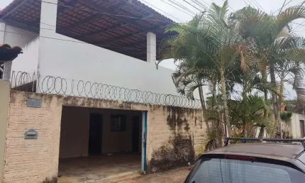 Casa de Rua Asa Branca Casa de Rua com 6 Quarto(s) e 4 banheiro(s) à Venda, 300 por R$ 319.000 no setor Setor Asa Branca AD25166