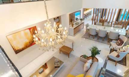 Sobrado Jardins Madri Sobrado com 5 Quarto(s) e 7 banheiro(s) à Venda, 351 por R$ 3.390.000 no setor Jardins Madri AU25420