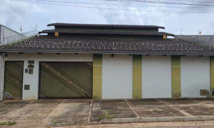 Casa de Rua  Casa de Rua com 3 Quarto(s) e 3 banheiro(s) à Venda, 262.93 por R$ 790.000 no setor Parque Oeste Industrial ST25432