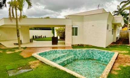 Jardins Paris Casa térrea  3 suítes + office (reversível para suíte),  336m2 lote 700m2 Goiânia GO Casa em Condomínio com 5 Quarto(s) e 6 banheiro(s) à Venda, 336 por R$ 4.250.000 no setor Jardins Par