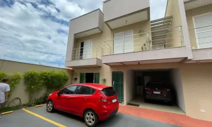 Sobrado em Condomínio no Santa Genoveva Casa em Condomínio com 3 Quarto(s) e 4 banheiro(s) à Venda, 142 por R$ 780.000 no setor Santa Genoveva AD25526