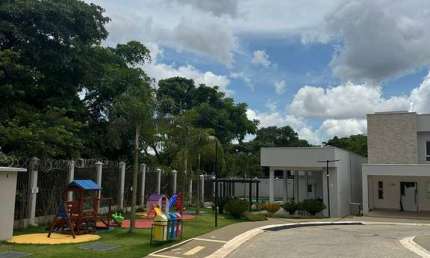 Royal Garden Casa em Condomínio com 4 Quarto(s) e 4 banheiro(s) à Venda, 153 por R$ 950.000 no setor Cardoso Continuação AD25598