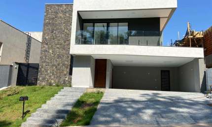 CASA SOBRADO NUNCA HABITADO- PORTAL DO SOL MENDANHA  Casa em Condomínio com 4 Quarto(s) e 2 banheiro(s) à Venda, 297 por R$ 2.200.000 no setor Residencial Parque Mendanha VN25612