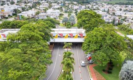 Sua Casa dos Sonhos Espera por Você no Jardins Valência! Casa em Condomínio com 3 Quarto(s) e 4 banheiro(s) à Venda, 200 por R$ 2.300.000 no setor Jardins Valência ST25991