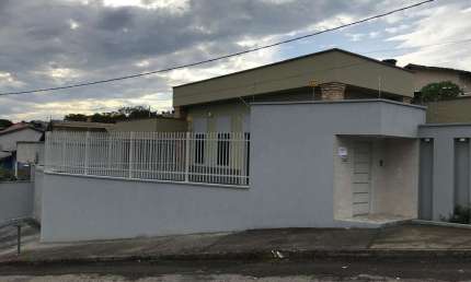 Casa na cidade de Goiás Casa de Rua com 3 Quarto(s) e 3 banheiro(s) à Venda, 177.55 por R$ 750.000 no setor Vila Agnelo IN26092