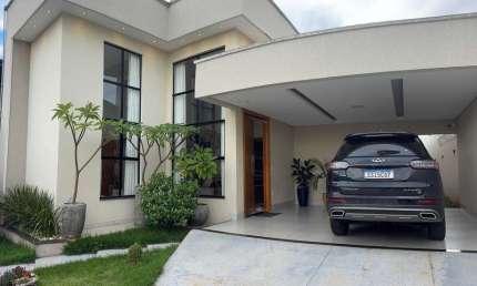 Casa sobrado alto padrão perto do Passeio das Águas Casa de Rua com 3 Quarto(s) e 4 banheiro(s) à Venda, 165 por R$ 1.050.000 no setor Residencial Licardino Ney AX26142