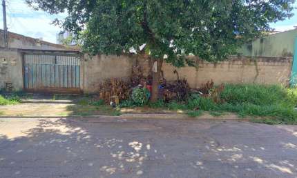 TERRENO Área / Terreno à Venda, 460 por R$ 700.000 no setor Setor Pedro Ludovico AD26167