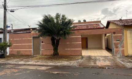 Casa usada sozinha no lote, Jardim Europa Três quartos Casa de Rua com 3 Quarto(s) e 3 banheiro(s) à Venda, 223 por R$ 790.000 no setor Jardim Europa VN26204