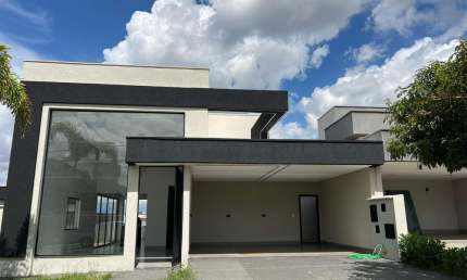 Casa com 3 quartos em condomínio fechado. Casa em Condomínio com 3 Quarto(s) e 4 banheiro(s) à Venda, 154.05 por R$ 1.350.000 no setor Goiânia Park Sul TA26248