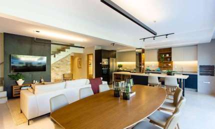 Ágio Sobrado com 4 Quartos de 201 m² no Jardins Lyon - Perfeito para Sua Família Casa em Condomínio com 4 Quarto(s) e 4 banheiro(s) à Venda, 201 por R$ 1.450.000 no setor Residencial Jardins Lyon AD26