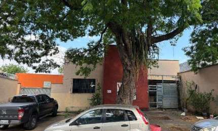 Casa na viela 105-D, no setor Sul, perto da Av. 85 Casa de Rua com 4 Quarto(s) e 4 banheiro(s) à Venda, 236.03 por R$ 1.200.000 no setor setor Sul IN26330