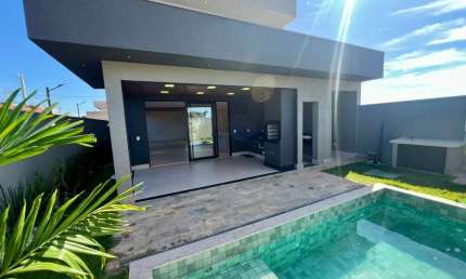 sobrado  3 suites no jardim versalhes Casa em Condomínio com 3 Quarto(s) e 5 banheiro(s) à Venda, 213.89 por R$ 1.590.000 no setor Jardins Versalhes AD26362