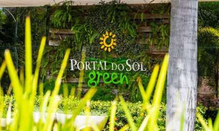 Casa em Condomínio à venda com 270m², 4 quartos e 4 vagas Sobrado com 4 Quarto(s) e 6 banheiro(s) à Venda, 270 por R$ 2.650.000 no setor PORTAL DO SOL GREEN  VN26436