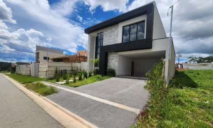 Sobrado Jardins Bolonha Casa em Condomínio com 4 Quarto(s) e 6 banheiro(s) à Venda, 243 por R$ 1.650.000 no setor Jardins Bolonha AU26563