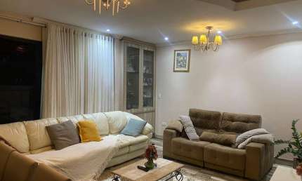 Excelente casa no setor Bueno  Casa de Rua com 3 Quarto(s) e 2 banheiro(s) à Venda, 160 por R$ 850.000 no setor Setor Bueno AU26959