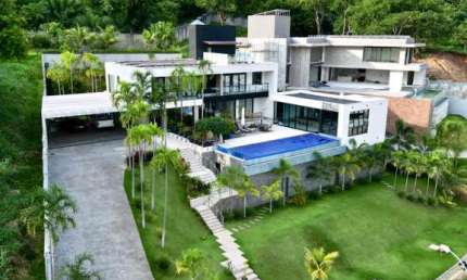 CASA PORTAL DO SOL MENDANHA Casa em Condomínio com 4 Quarto(s) e 4 banheiro(s) à Venda, 640 por R$ 6.850.000 no setor Residencial Parque Mendanha TA27027